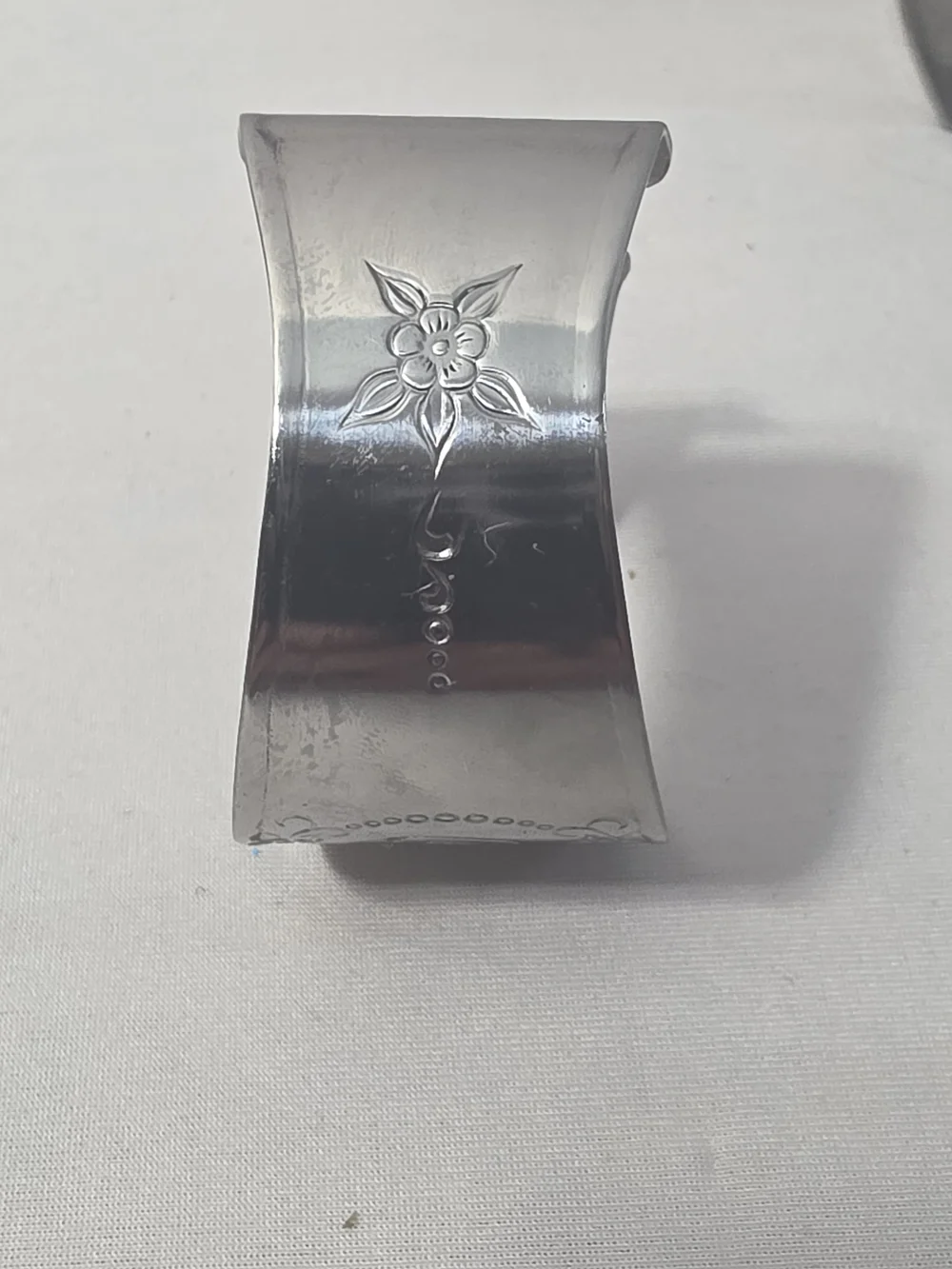 Custom Craft Stainless Steel Silver Napkin Rings with 'W' Monogram - Set of 8